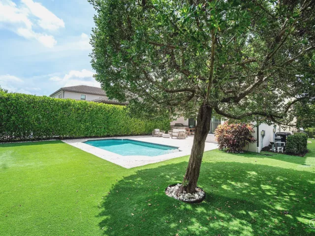 4-bedroom home for sale in Delray Beach - 16226 Cabernet Drive - MondialRealty
