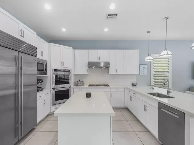 4-bedroom home for sale in Delray Beach - 16226 Cabernet Drive - MondialRealty