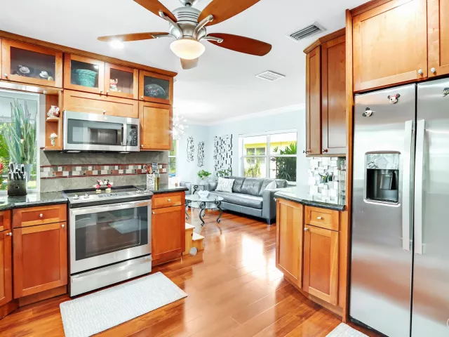 3-bedroom home for rent in Boca Raton - 22053 Flanders Court - MondialRealty
