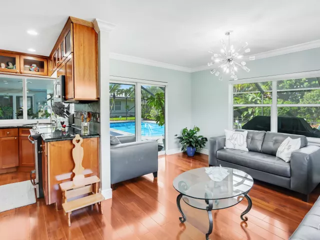 3-bedroom home for rent in Boca Raton - 22053 Flanders Court - MondialRealty