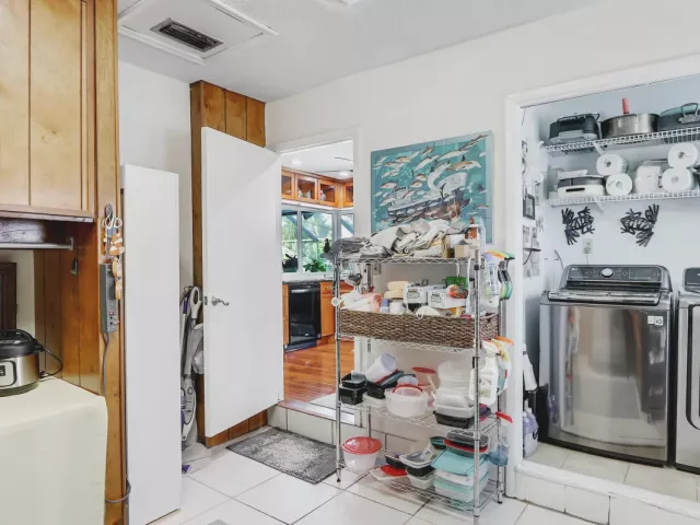 3-bedroom home for rent in Boca Raton - 22053 Flanders Court - MondialRealty