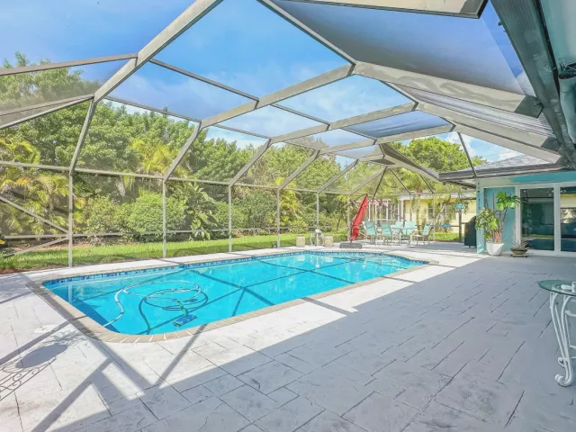3-bedroom home for rent in Boca Raton - 22053 Flanders Court - MondialRealty