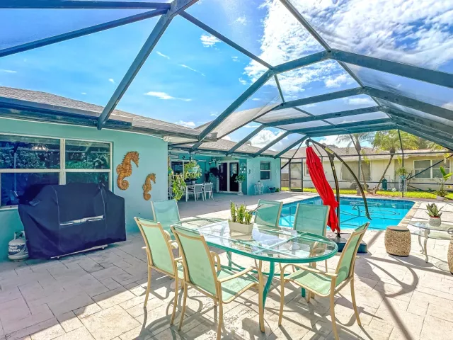 3-bedroom home for rent in Boca Raton - 22053 Flanders Court - MondialRealty