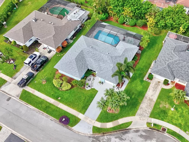 3-bedroom home for rent in Boca Raton - 22053 Flanders Court - MondialRealty