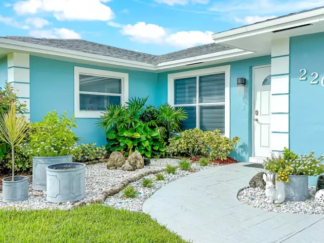 3-bedroom home for rent in Boca Raton - 22053 Flanders Court - MondialRealty