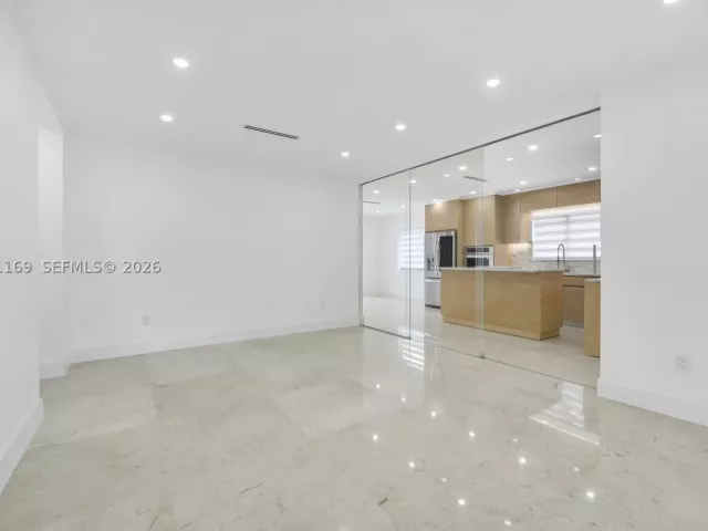 3-bedroom home for sale in Coral Gables - 728 Majorca Ave - MondialRealty