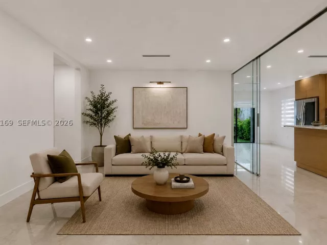 3-bedroom home for sale in Coral Gables - 728 Majorca Ave - MondialRealty
