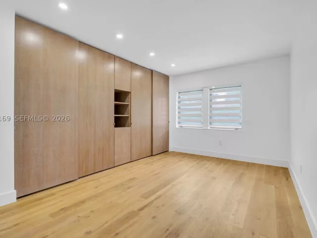 3-bedroom home for sale in Coral Gables - 728 Majorca Ave - MondialRealty