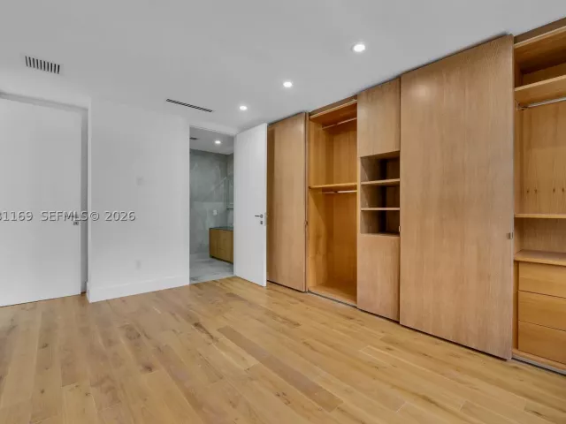 3-bedroom home for sale in Coral Gables - 728 Majorca Ave - MondialRealty