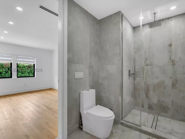 3-bedroom home for sale in Coral Gables - 728 Majorca Ave - MondialRealty