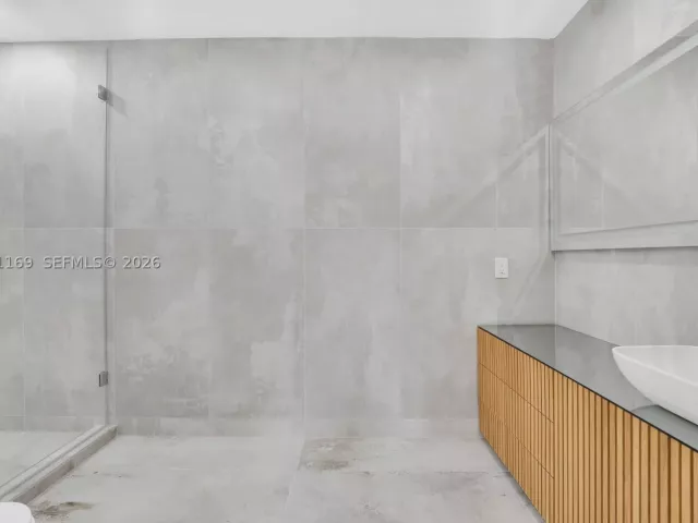 3-bedroom home for sale in Coral Gables - 728 Majorca Ave - MondialRealty