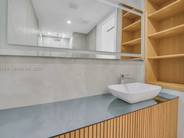 3-bedroom home for sale in Coral Gables - 728 Majorca Ave - MondialRealty