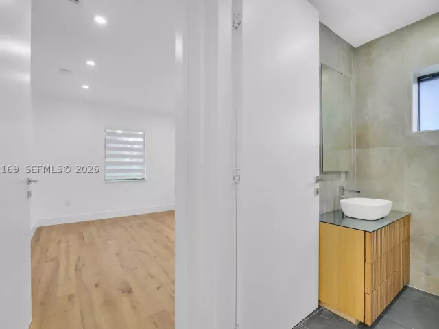 3-bedroom home for sale in Coral Gables - 728 Majorca Ave - MondialRealty