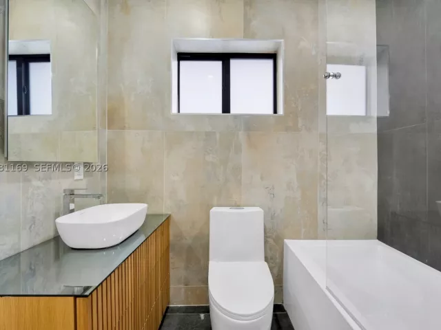 3-bedroom home for sale in Coral Gables - 728 Majorca Ave - MondialRealty