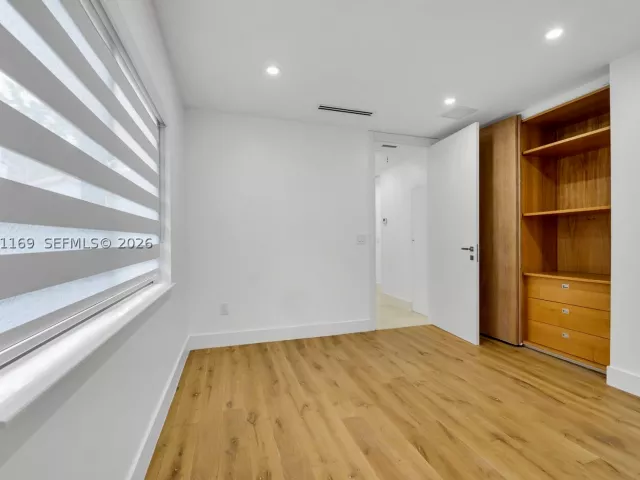 3-bedroom home for sale in Coral Gables - 728 Majorca Ave - MondialRealty