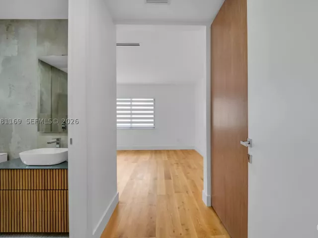 3-bedroom home for sale in Coral Gables - 728 Majorca Ave - MondialRealty