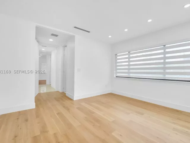 3-bedroom home for sale in Coral Gables - 728 Majorca Ave - MondialRealty