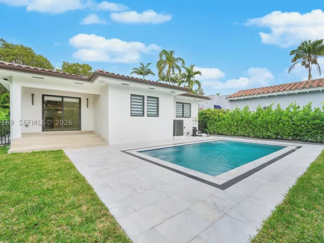 3-bedroom home for sale in Coral Gables - 728 Majorca Ave - MondialRealty