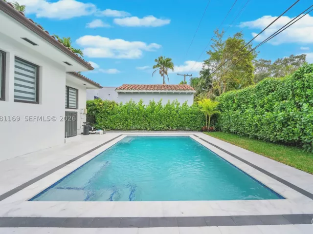 3-bedroom home for sale in Coral Gables - 728 Majorca Ave - MondialRealty