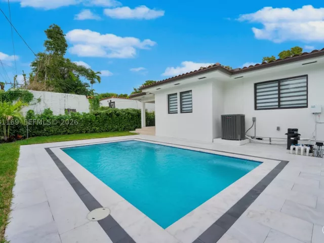 3-bedroom home for sale in Coral Gables - 728 Majorca Ave - MondialRealty