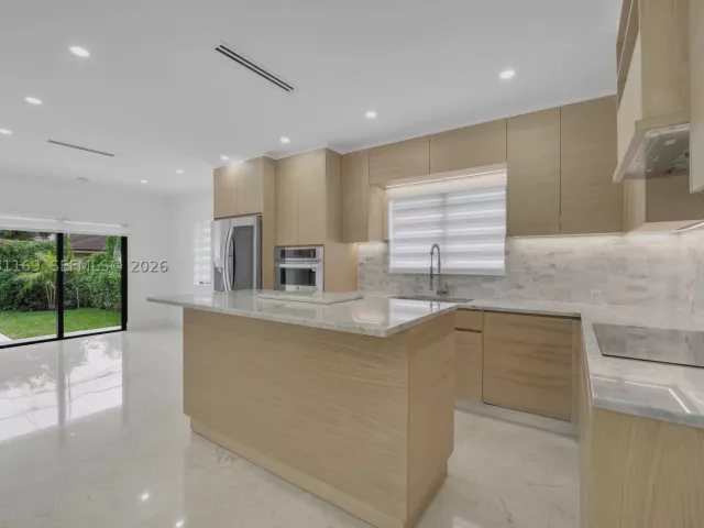 3-bedroom home for sale in Coral Gables - 728 Majorca Ave - MondialRealty