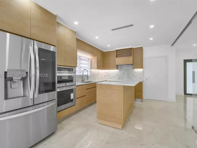 3-bedroom home for sale in Coral Gables - 728 Majorca Ave - MondialRealty