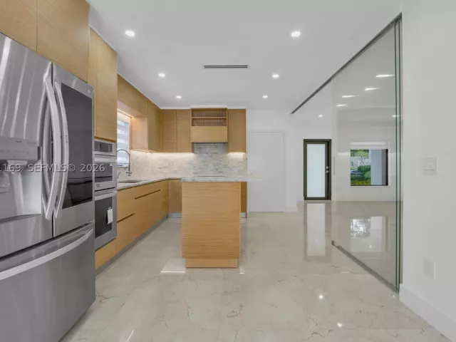 3-bedroom home for sale in Coral Gables - 728 Majorca Ave - MondialRealty