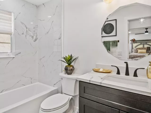 3-bedroom home for sale in Riviera Beach - 625 W 2ND Street - MondialRealty