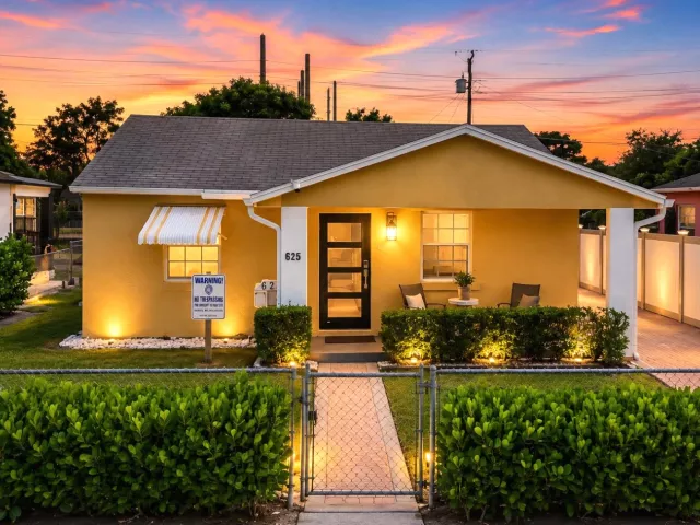 3-bedroom home for sale in Riviera Beach - 625 W 2ND Street - MondialRealty