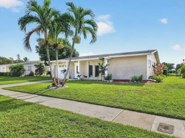 2-bedroom home for sale in Delray Beach - 14624 Country Side Lane - MondialRealty
