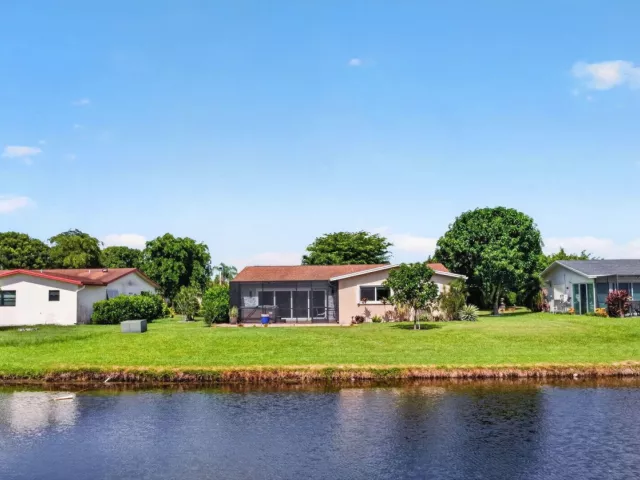 2-bedroom home for rent in Delray Beach - 14624 Country Side Lane - MondialRealty