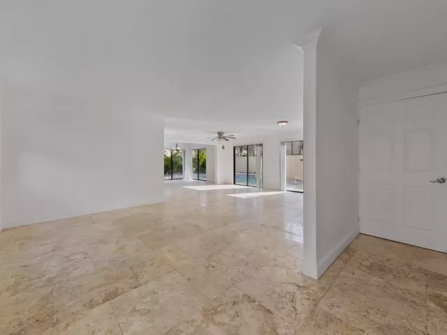 4-bedroom home for rent in Deerfield Beach - 476 NW 38TH Terrace - MondialRealty
