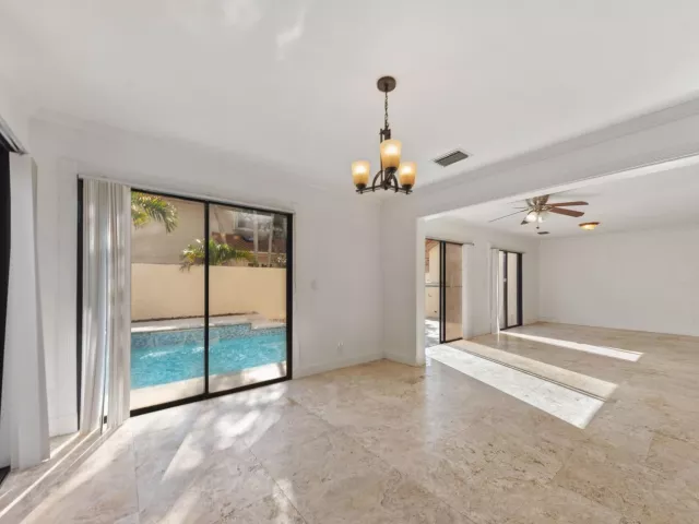 4-bedroom home for rent in Deerfield Beach - 476 NW 38TH Terrace - MondialRealty
