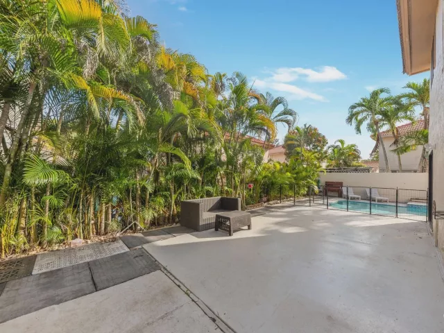 4-bedroom home for rent in Deerfield Beach - 476 NW 38TH Terrace - MondialRealty