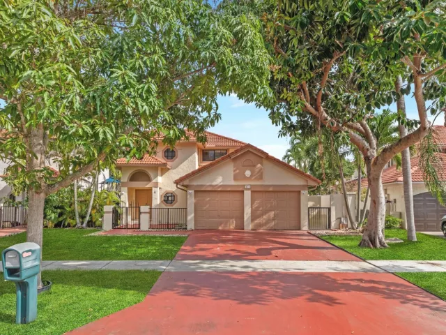 4-bedroom home for rent in Deerfield Beach - 476 NW 38TH Terrace - MondialRealty