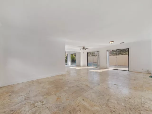 4-bedroom home for rent in Deerfield Beach - 476 NW 38TH Terrace - MondialRealty