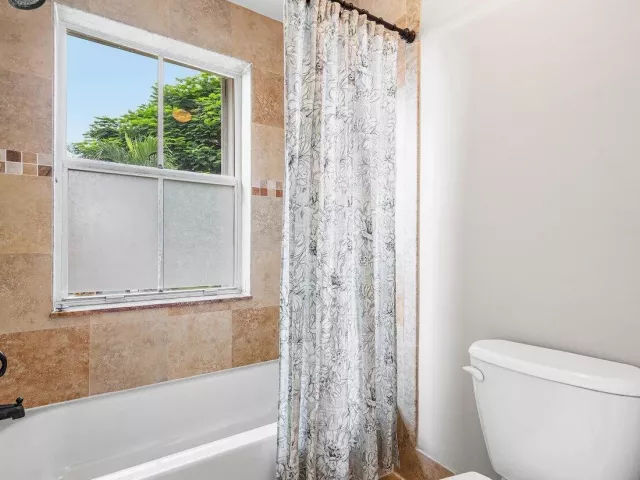 3-bedroom home for rent in Deerfield Beach - 4303 NW 1ST Drive - MondialRealty
