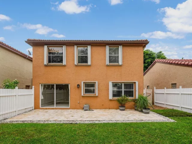 3-bedroom home for rent in Deerfield Beach - 4303 NW 1ST Drive - MondialRealty
