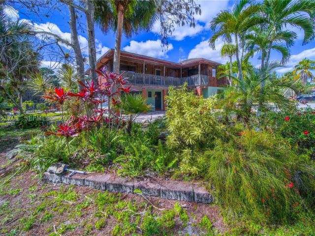 5-bedroom home for sale in West Palm Beach - 576 Marshall Rd - MondialRealty
