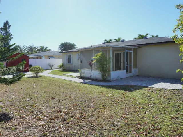 3-bedroom home for rent in Boca Raton - 4857 Alfresco St - MondialRealty