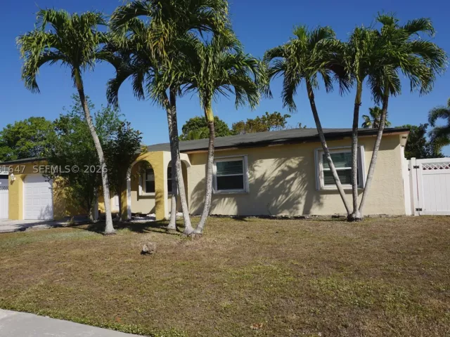 3-bedroom home for rent in Boca Raton - 4857 Alfresco St - MondialRealty