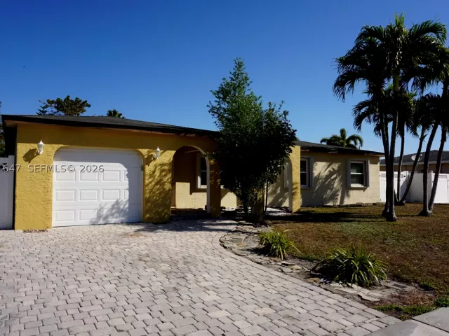 3-bedroom home for rent in Boca Raton - 4857 Alfresco St - MondialRealty