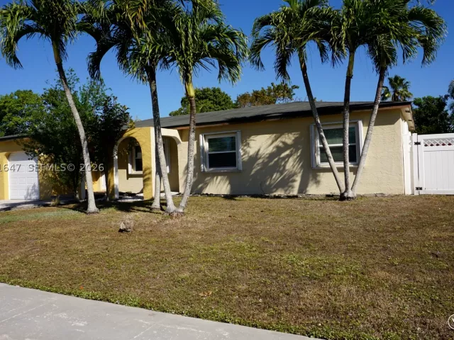 3-bedroom home for rent in Boca Raton - 4857 Alfresco St - MondialRealty