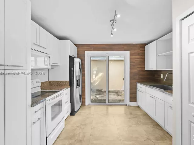 3-bedroom home for rent in North Miami - 175 NW 121st St - MondialRealty