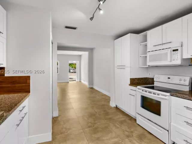 3-bedroom home for rent in North Miami - 175 NW 121st St - MondialRealty