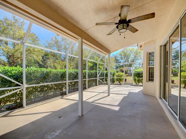 4-bedroom home for rent in West Palm Beach - 3613 Burchs Cove - MondialRealty