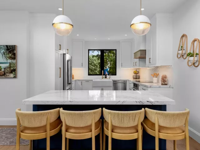 5-bedroom home for sale in Fort Lauderdale - 2400 NE 27th Avenue - MondialRealty