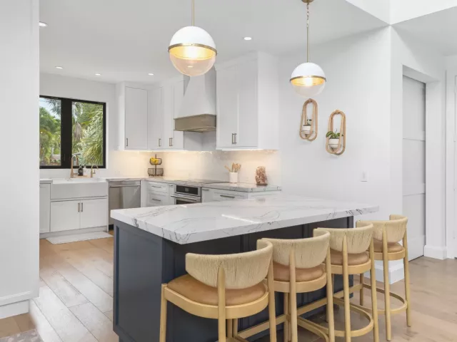 5-bedroom home for sale in Fort Lauderdale - 2400 NE 27th Avenue - MondialRealty