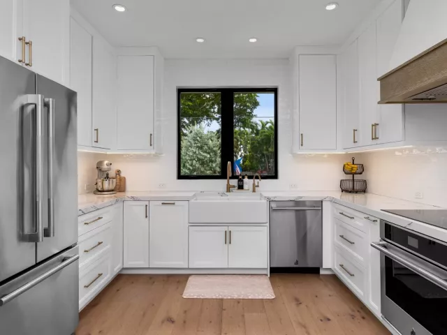 5-bedroom home for sale in Fort Lauderdale - 2400 NE 27th Avenue - MondialRealty