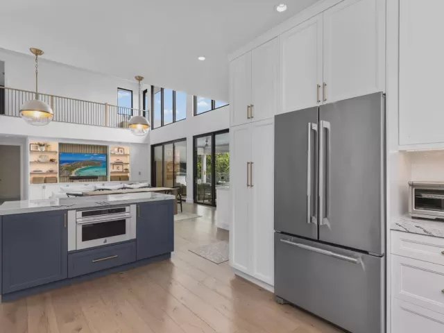 5-bedroom home for sale in Fort Lauderdale - 2400 NE 27th Avenue - MondialRealty
